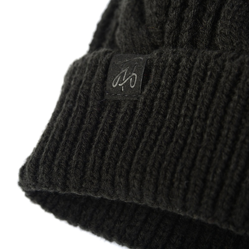 Daylight Women’s Pom Beanie – Black