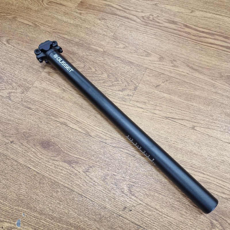 Gusset Lofty XXL Seatpost Black