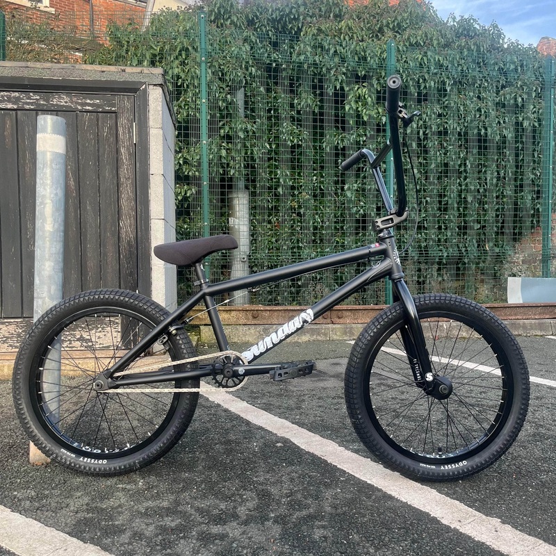 Sunday Wavelength 21″ TT Bike Young Matte Black