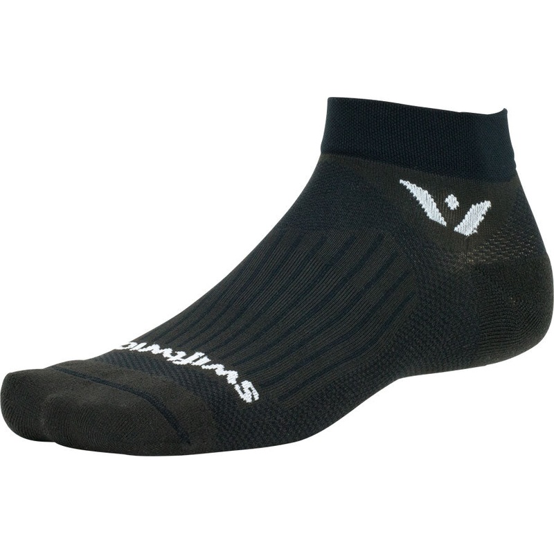 Swiftwick Aspire Ankle Socks – 1″ Black Medium