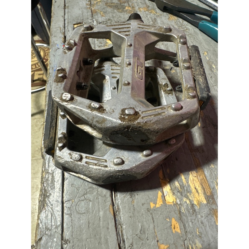 Gt metal 1/2 pedals